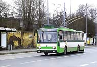 trolejbus linky 13 v Šumavské ul.
