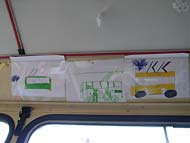 kresby byly vystaveny i v interiru trolejbusu