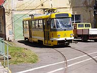 I kvůli údržbě a modernizaci tramvají jsou stále v Cukrovarské zachovány koleje