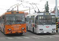 Trolejbusy č. 306 a 337 ve vozovně
